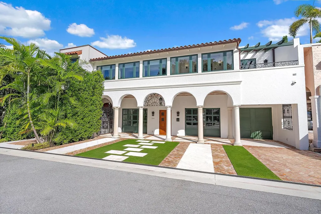 206 Phipps Plaza Palm Beach FL 33480
