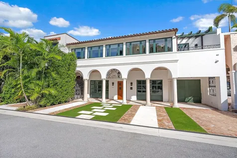 206 Phipps Plaza Palm Beach FL 33480