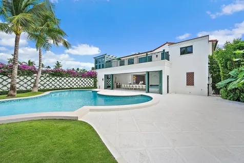 206 Phipps Plaza Palm Beach FL 33480