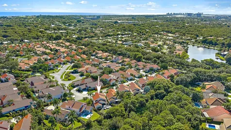 2596 La Cristal Circle Palm Beach Gardens FL 33410