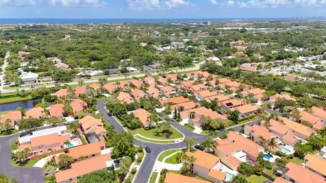 2596 La Cristal Circle Palm Beach Gardens FL 33410
