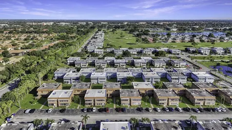 308 Brittany G Delray Beach FL 33446