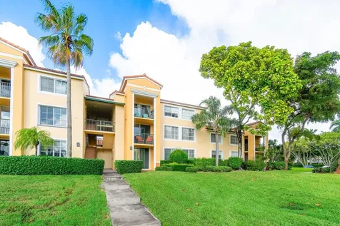 135 Yacht Club Way Hypoluxo FL 33462