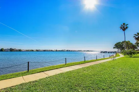 135 Yacht Club Way Hypoluxo FL 33462
