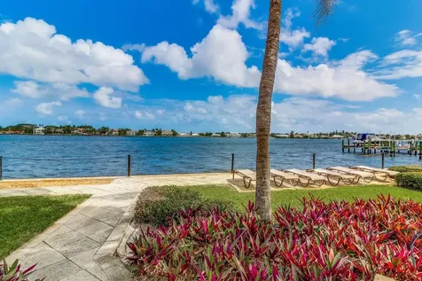 135 Yacht Club Way Hypoluxo FL 33462