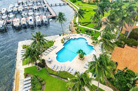 135 Yacht Club Way Hypoluxo FL 33462