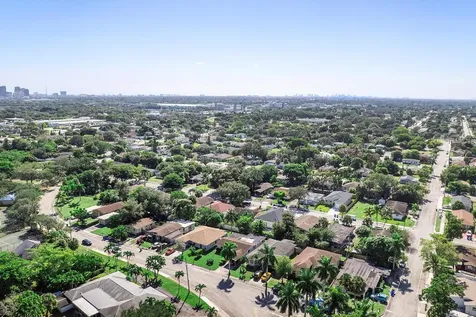 2860 Nw 8th Place Fort Lauderdale FL 33311
