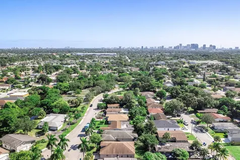 2860 Nw 8th Place Fort Lauderdale FL 33311