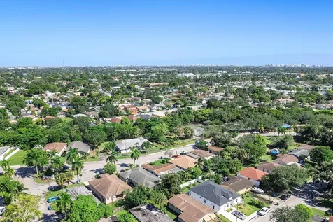 2860 Nw 8th Place Fort Lauderdale FL 33311