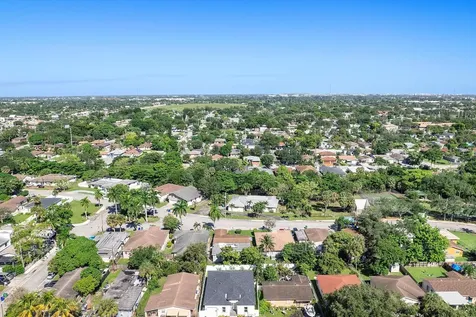 2860 Nw 8th Place Fort Lauderdale FL 33311