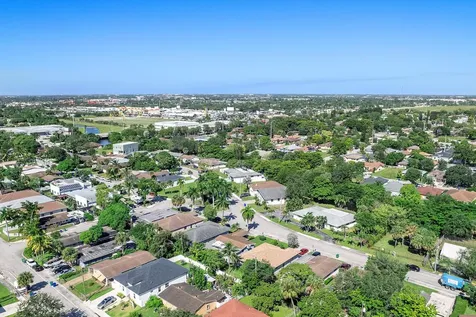 2860 Nw 8th Place Fort Lauderdale FL 33311