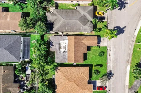 2860 Nw 8th Place Fort Lauderdale FL 33311