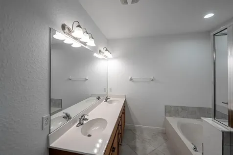 956 Ne Trailside Run Port Saint Lucie FL 34983