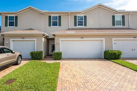 956 Ne Trailside Run Port Saint Lucie FL 34983