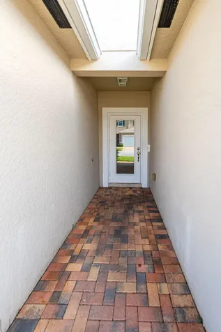 956 Ne Trailside Run Port Saint Lucie FL 34983