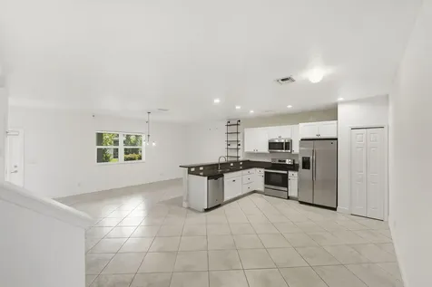 956 Ne Trailside Run Port Saint Lucie FL 34983