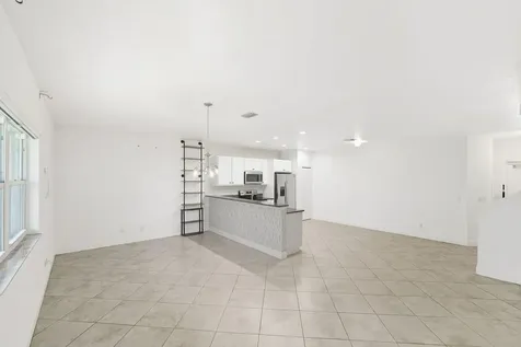 956 Ne Trailside Run Port Saint Lucie FL 34983