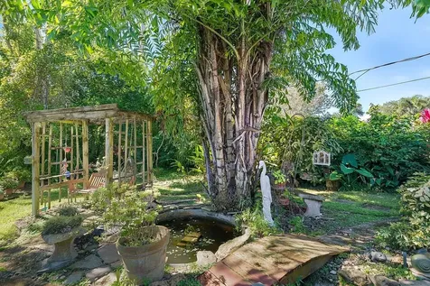 482 Arbor Street Sebastian FL 32958