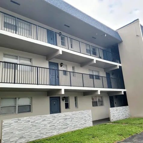 7911 N Colony Circle Tamarac FL 33321