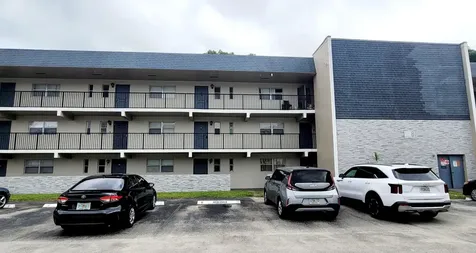 7911 N Colony Circle Tamarac FL 33321