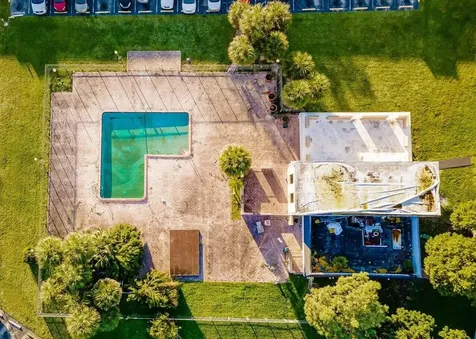 7911 N Colony Circle Tamarac FL 33321