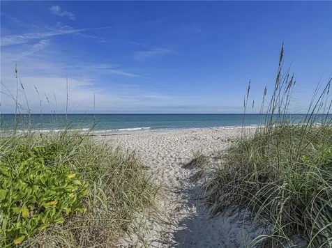 1821 Mooringline Drive Vero Beach FL 32963