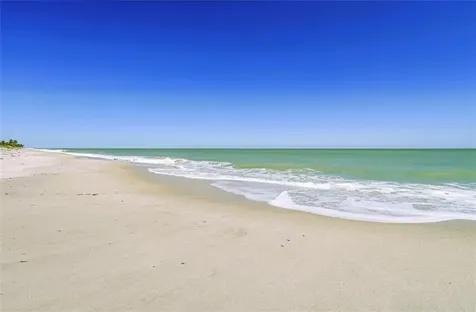 1821 Mooringline Drive Vero Beach FL 32963