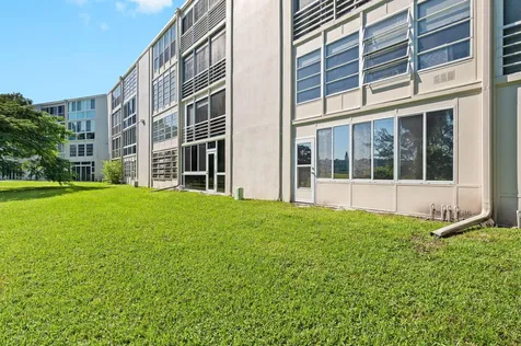 1009 Ventnor G Deerfield Beach FL 33442