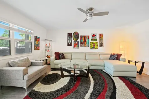 1009 Ventnor G Deerfield Beach FL 33442