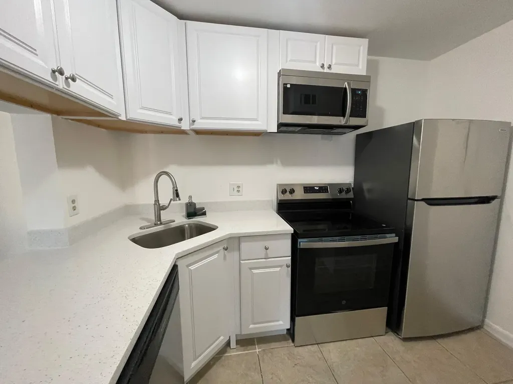 812 Sky Pine Way Greenacres FL 33415