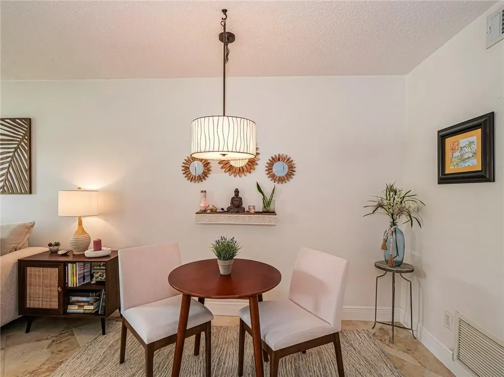 75 Royal Oak Court Vero Beach FL 32962