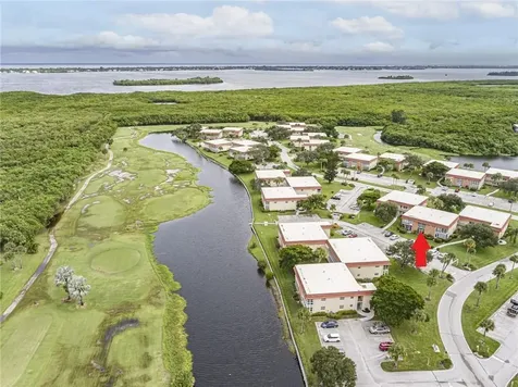 75 Royal Oak Court Vero Beach FL 32962