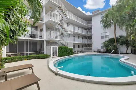 401 Peruvian Avenue Palm Beach FL 33480
