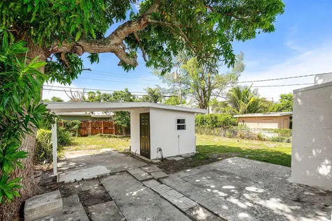 719 Briggs Street West Palm Beach FL 33405