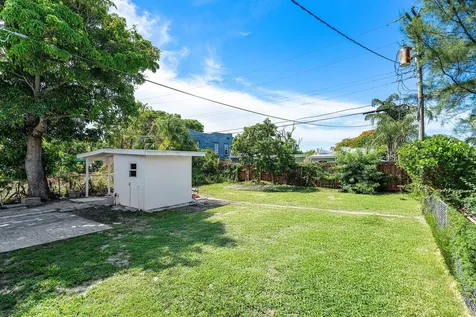 719 Briggs Street West Palm Beach FL 33405