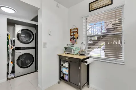 2423 Nw 89th Drive Coral Springs FL 33065
