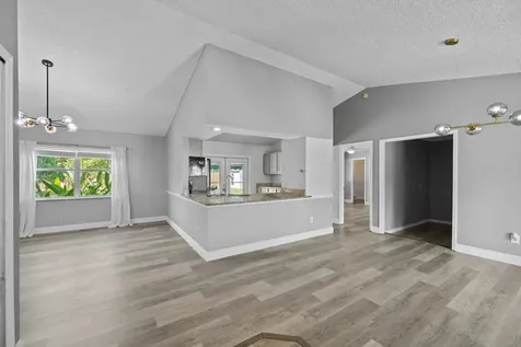 2230 Se Dill Lane Port Saint Lucie FL 34952