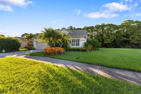 700 SW Great Exuma Cove Port Saint Lucie FL 34986