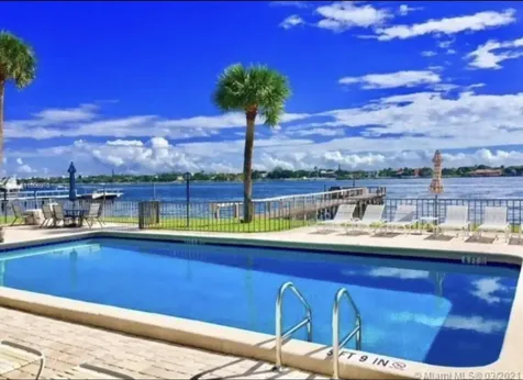 1204 S Lake Drive Lantana FL 33462