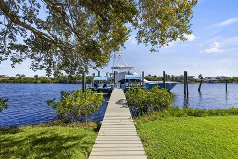 2821 Se North Lookout Boulevard Port Saint Lucie FL 34984
