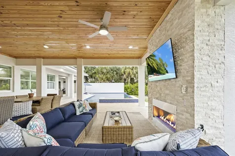 2821 Se North Lookout Boulevard Port Saint Lucie FL 34984