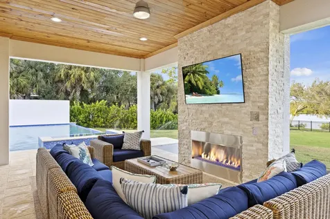 2821 Se North Lookout Boulevard Port Saint Lucie FL 34984