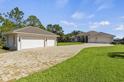 2821 Se North Lookout Boulevard Port Saint Lucie FL 34984
