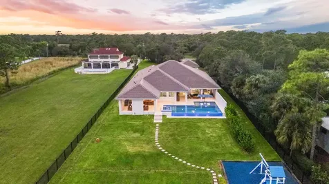 2821 Se North Lookout Boulevard Port Saint Lucie FL 34984