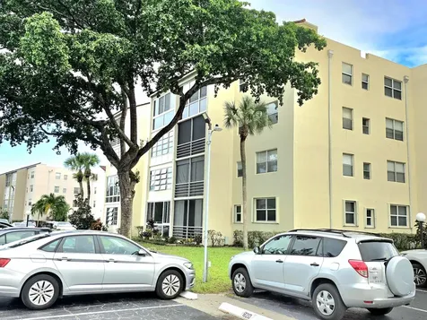 2831 Somerset Drive Lauderdale Lakes FL 33311