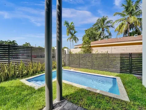 1220 Ne 15th Avenue Fort Lauderdale FL 33304