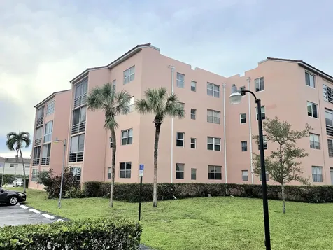 2841 Somerset Drive Lauderdale Lakes FL 33311