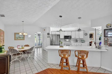 2302 Se Tiffany Avenue Port Saint Lucie FL 34952