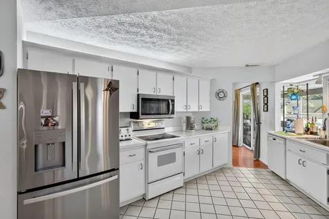 2302 Se Tiffany Avenue Port Saint Lucie FL 34952