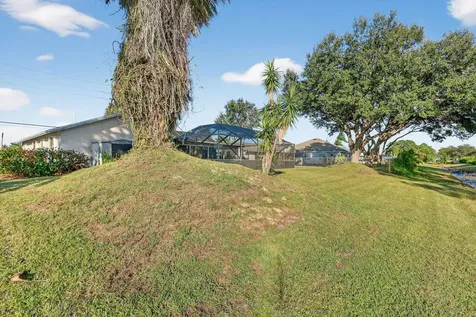 2302 Se Tiffany Avenue Port Saint Lucie FL 34952